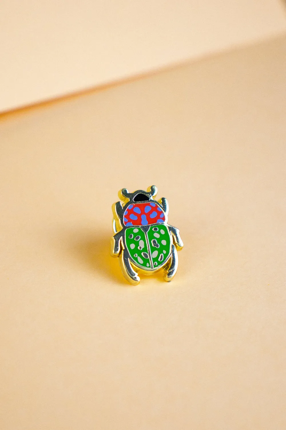 Maison Matine Beetle pin 7 mm lyckobringare